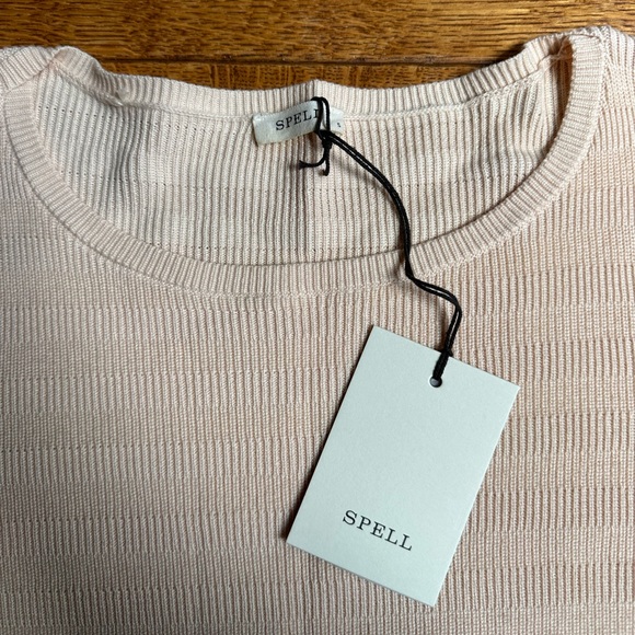 Spell and the Gypsy Top - Picture 3 of 5